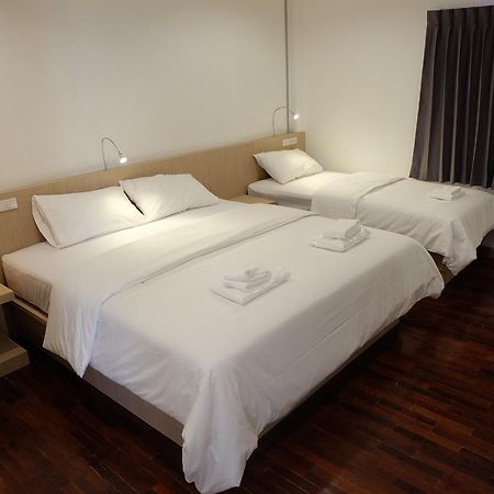 F Plus F Hostel Chiang Mai Zewnętrze zdjęcie