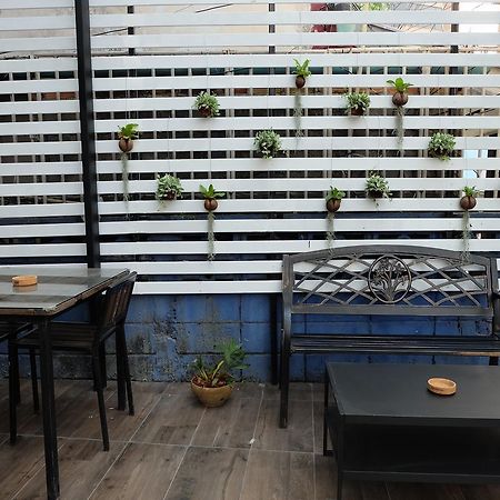 F Plus F Hostel Chiang Mai Zewnętrze zdjęcie