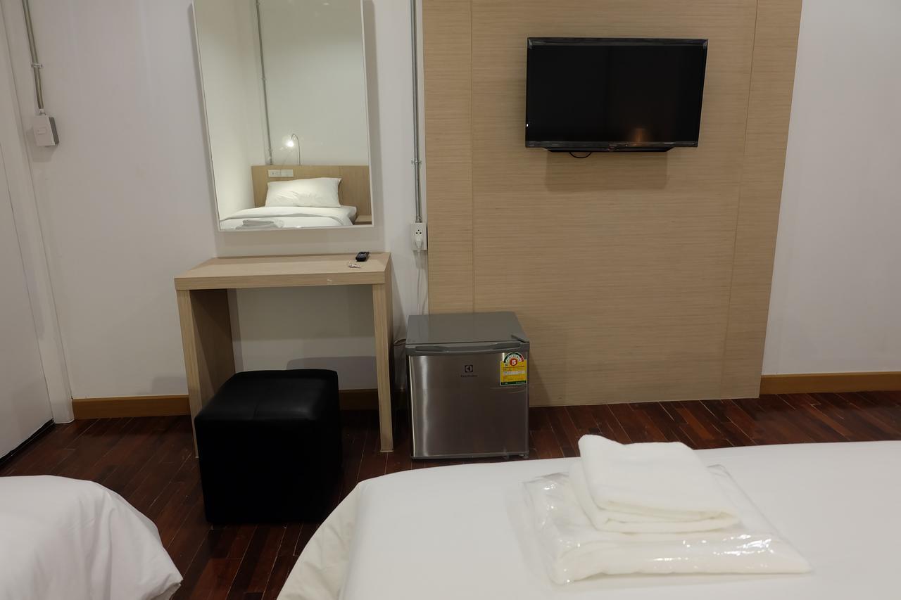 F Plus F Hostel Chiang Mai Zewnętrze zdjęcie