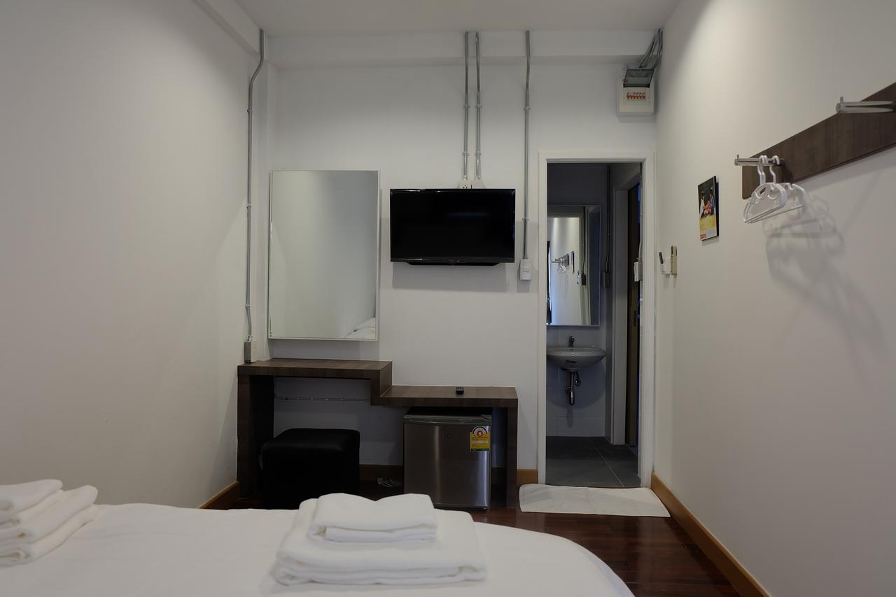 F Plus F Hostel Chiang Mai Zewnętrze zdjęcie